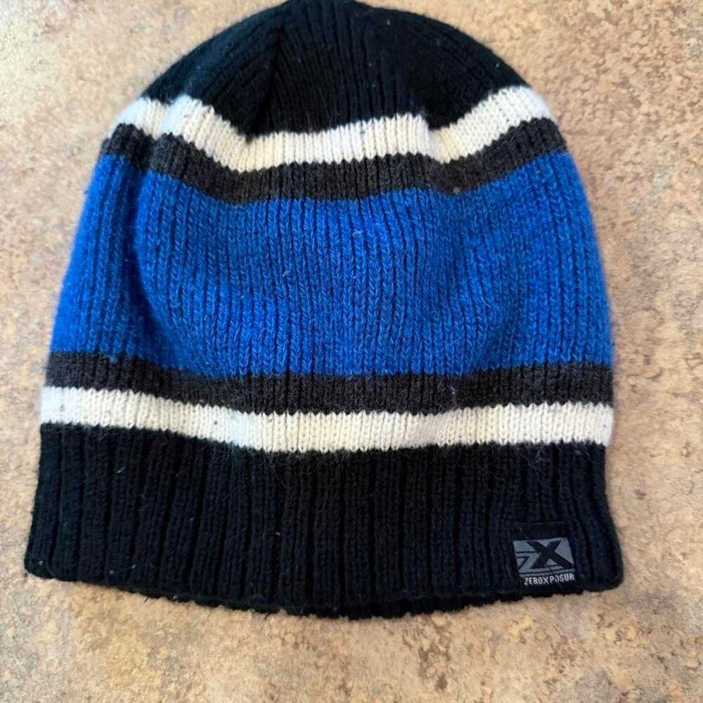ZeroXposur Blue Black & White Striped Knit Winter Beanie Hat📝
